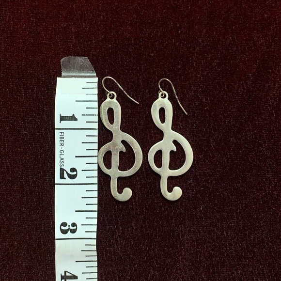SOLD! Treble clef 🎼 metal earrings - Picture 3 of 4